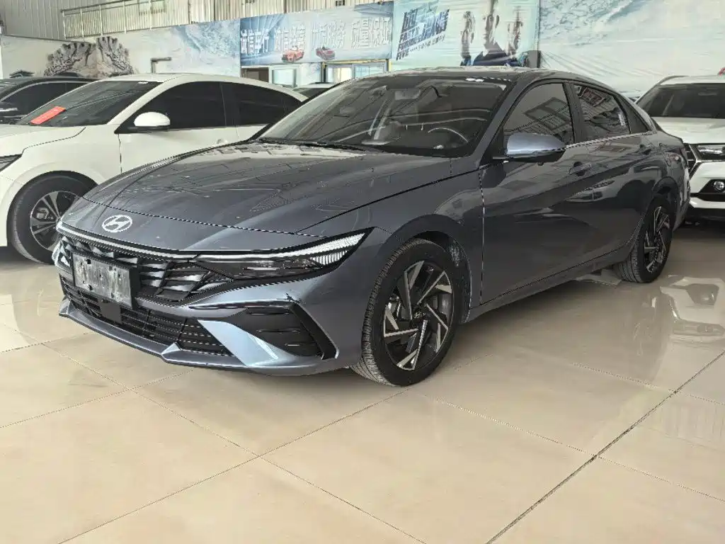 Hyundai Elantra 2023