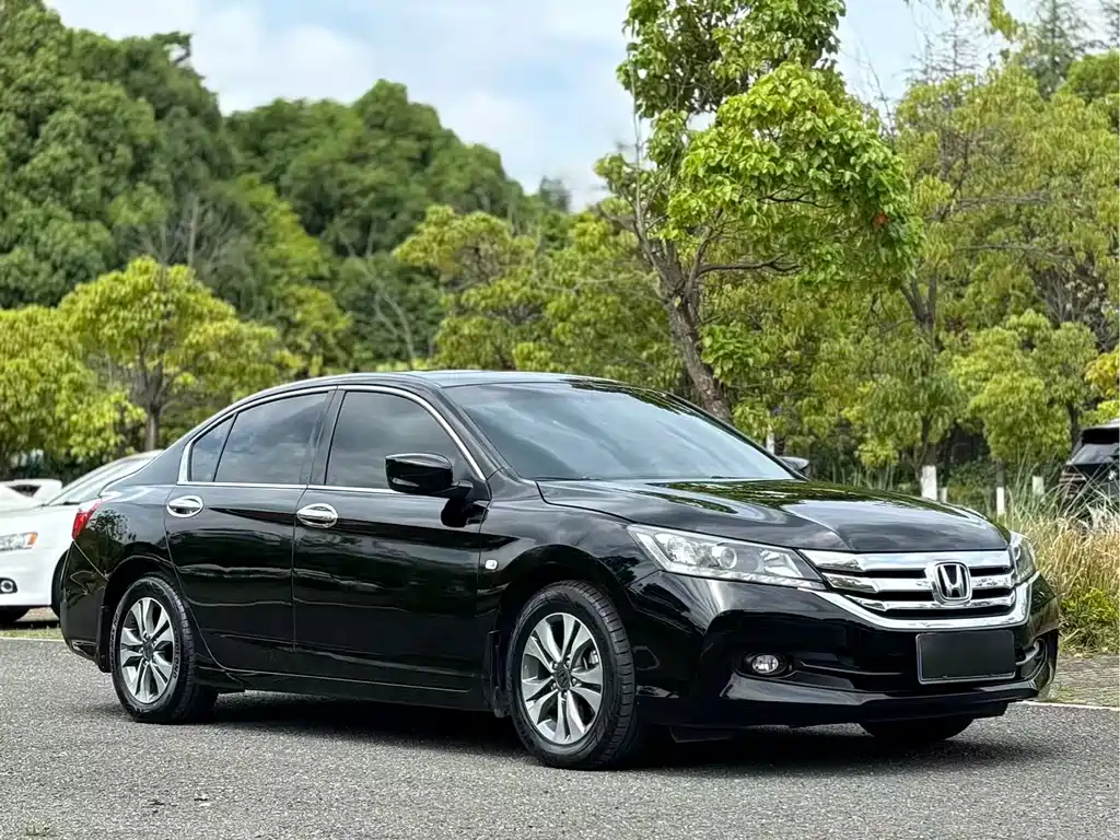 Honda Accord 2015 — фото 3