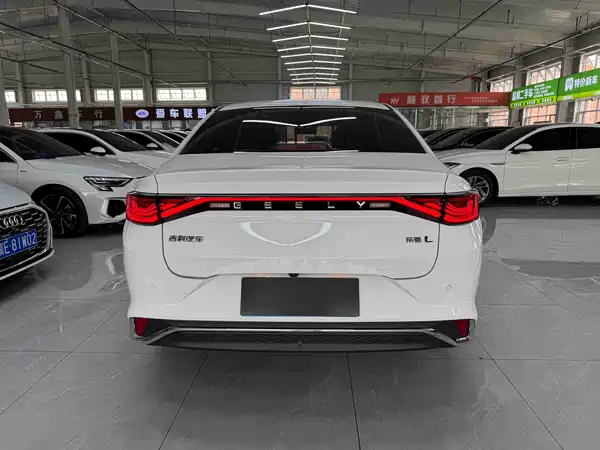 Geely Emgrand L 2022