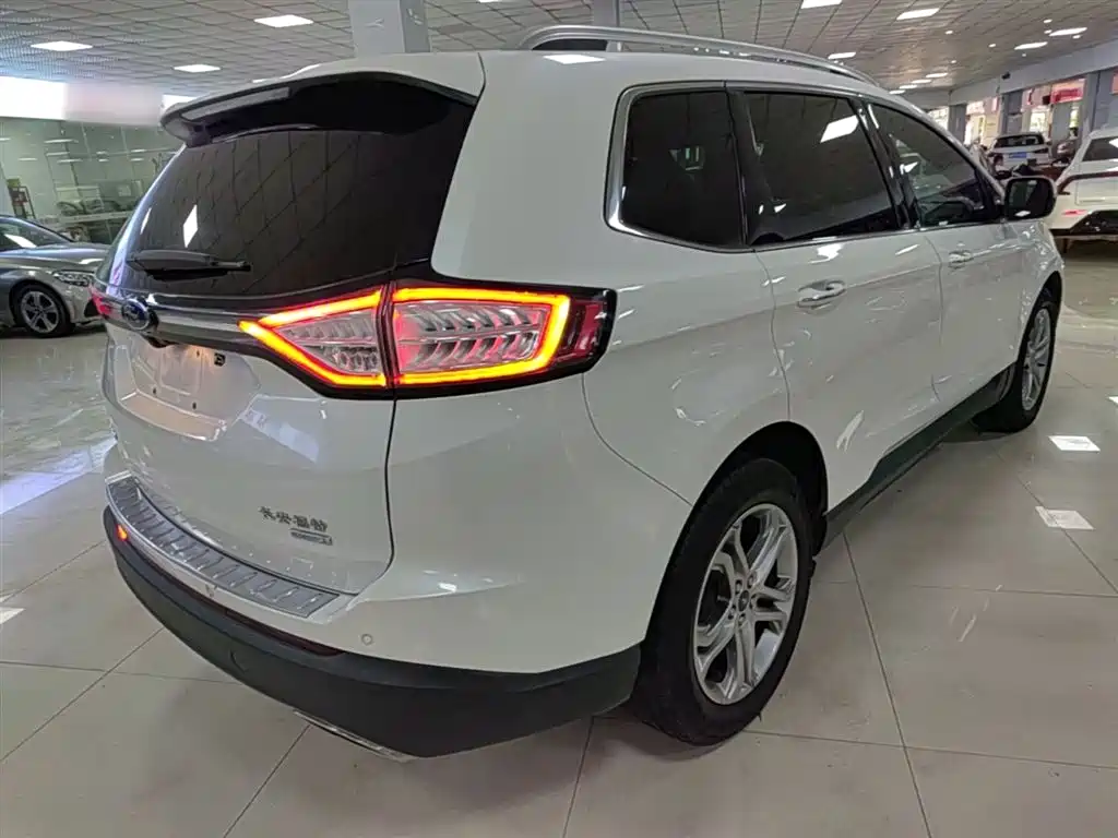 Ford Edge 2020 — фото 7