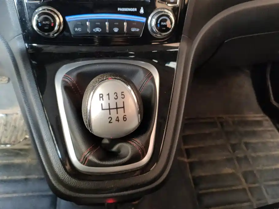 Haval H6 2015 — фото 16