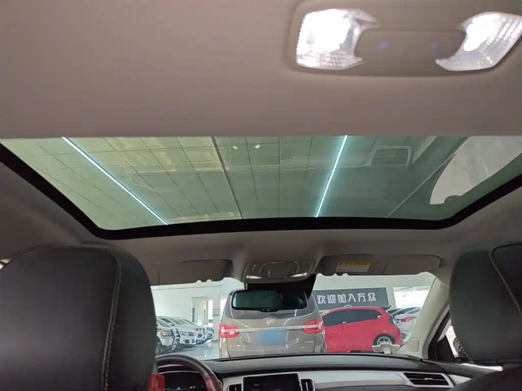 Roewe i6 MAX 2022 — фото 18