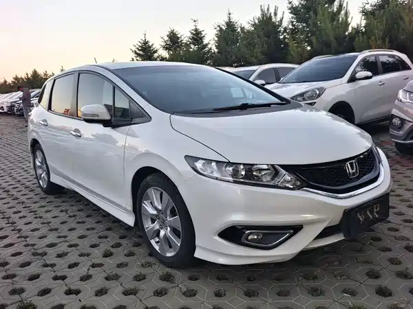 Honda Jade 2016