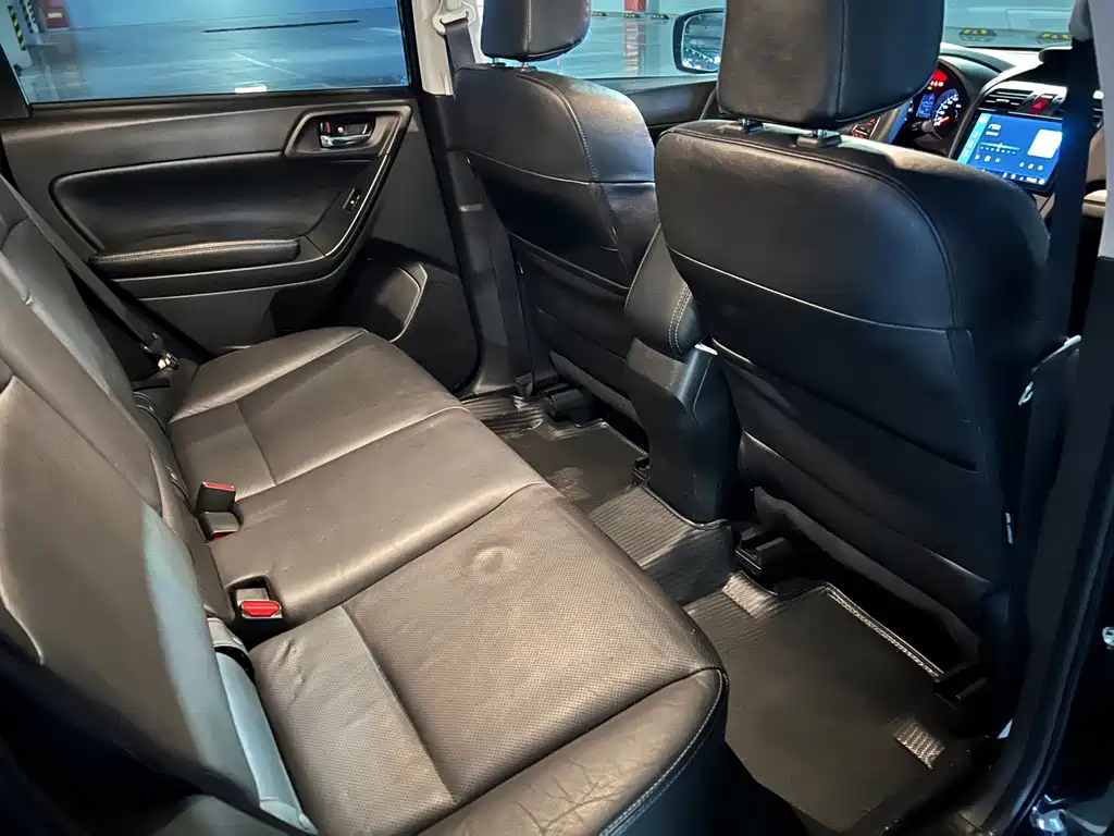 Subaru Forester 2014 — фото 12