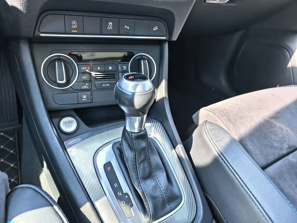 Audi Q3 2018 — фото 15