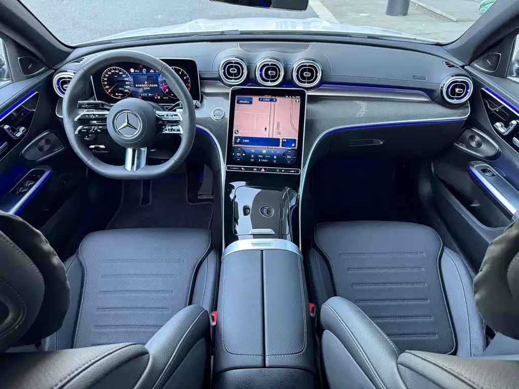 Mercedes-Benz C-Class 2025 — фото 10