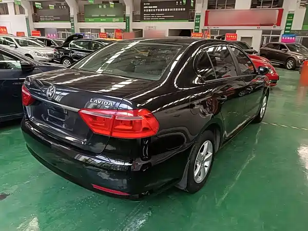 Volkswagen Lavida 2014