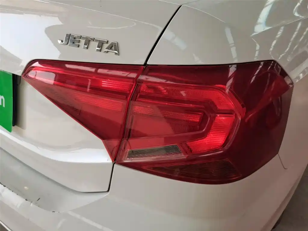 Volkswagen Jetta 2018 — фото 8