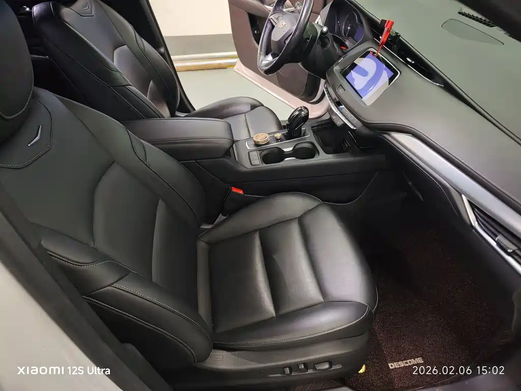 Cadillac XT4 2019 — фото 12