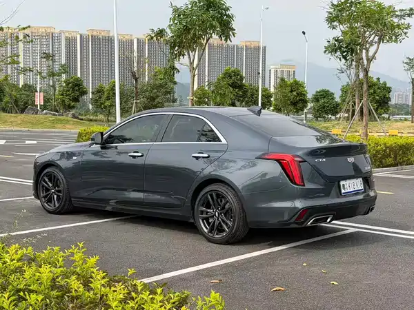 Cadillac CT4 2022