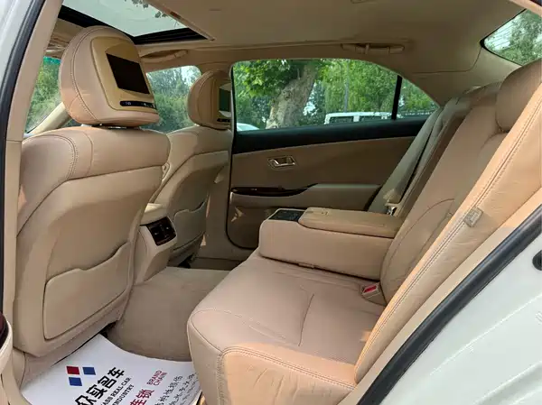 Toyota Crown 2010