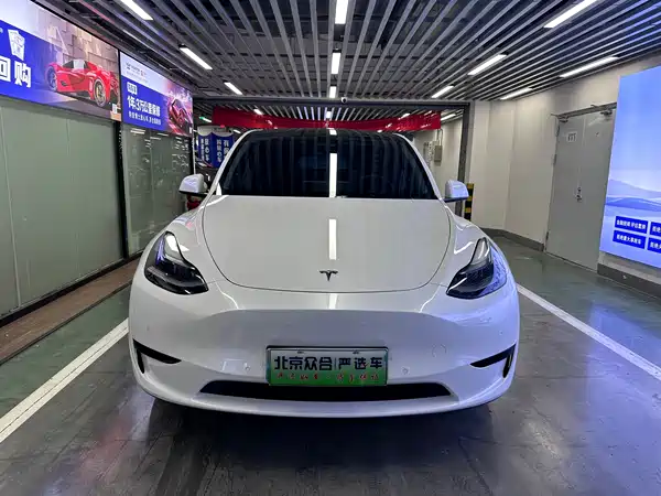 Tesla Model Y 2022