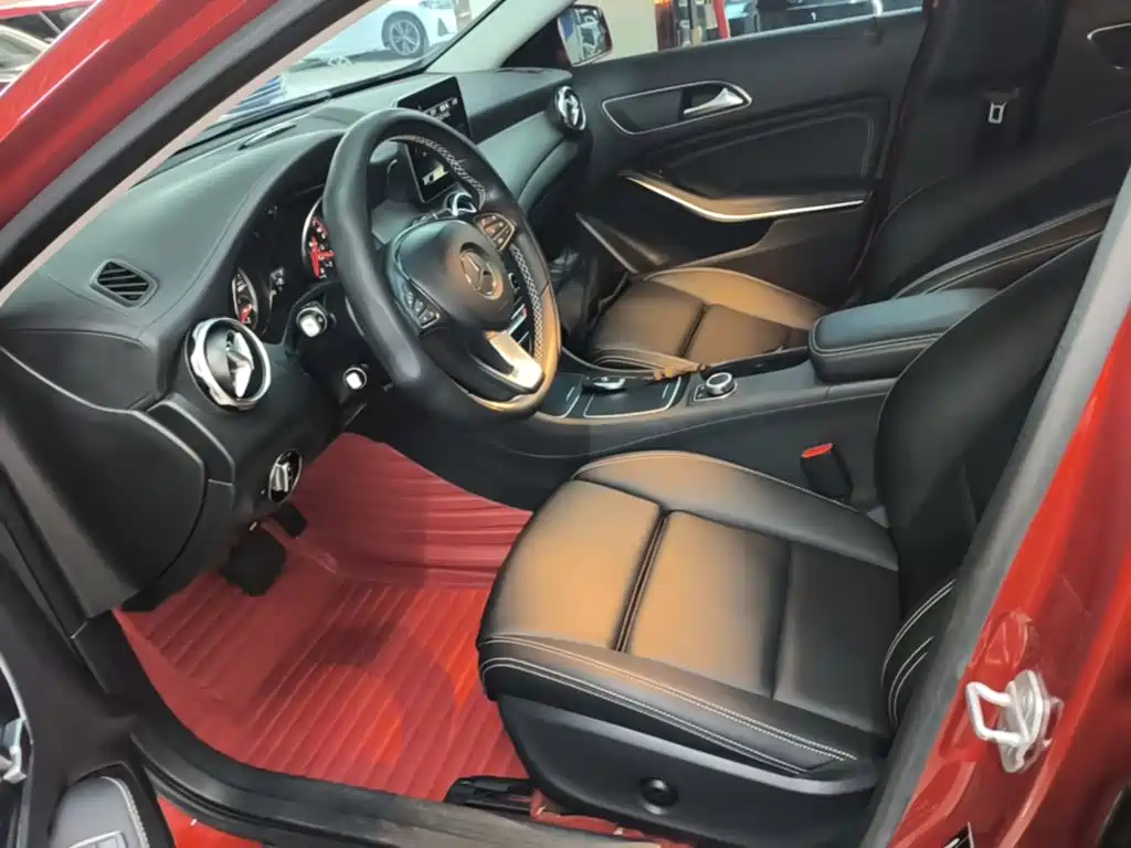 Mercedes-Benz GLA 2018 — фото 15