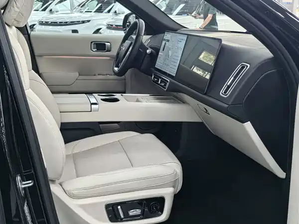 Li Auto L9 2025