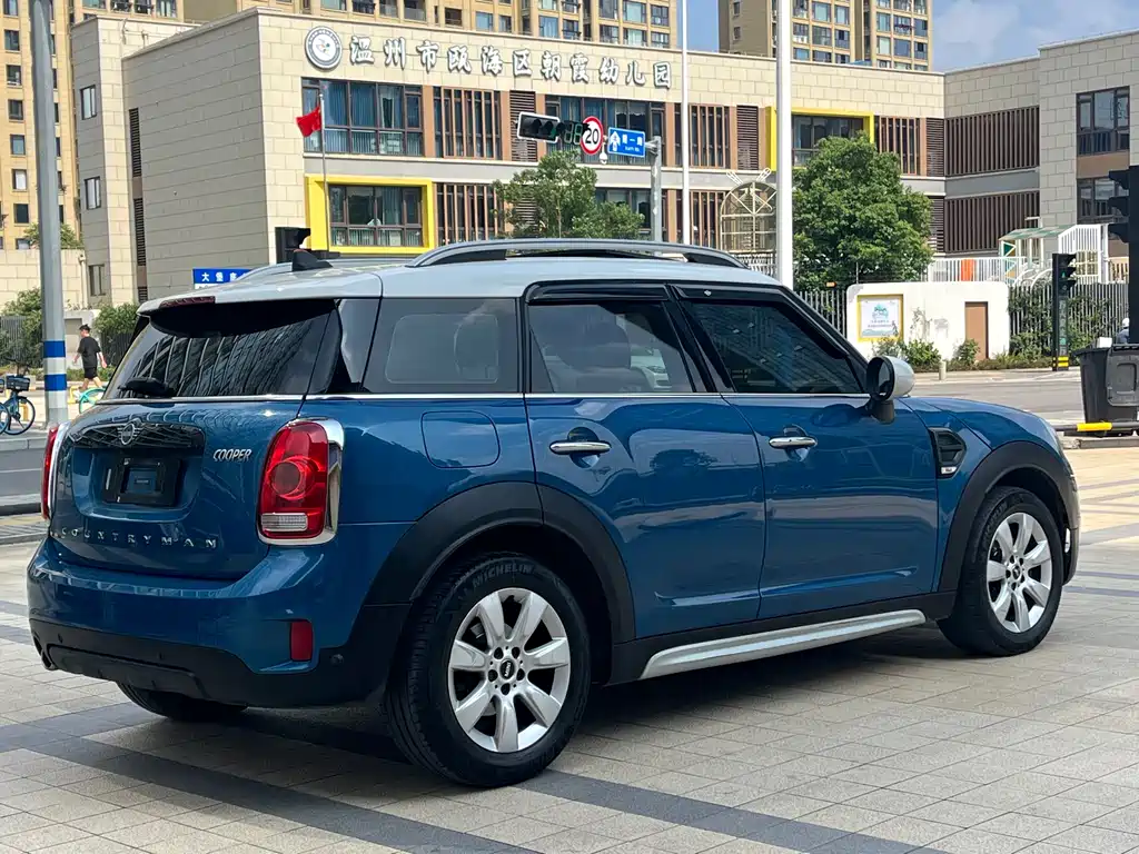 MINI Countryman 2019 — фото 16