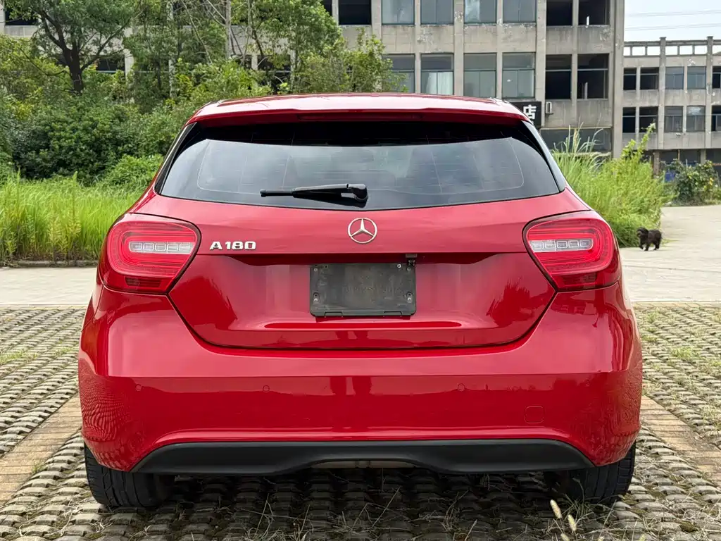 Mercedes-Benz A-Class 2015 — фото 4
