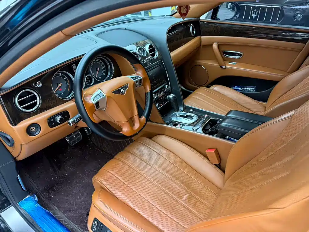 Bentley Flying Spur 2015 — фото 5