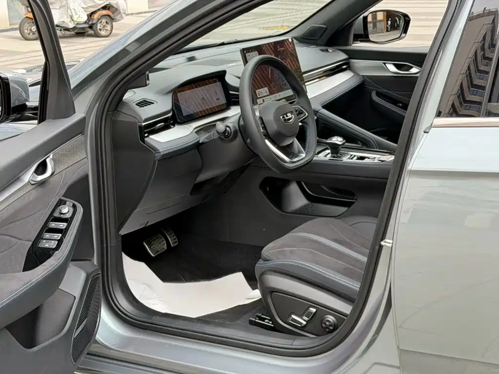 Geely Xingrui 2025 — фото 17