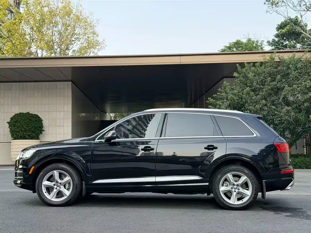 Audi Q7 2019 — фото 6