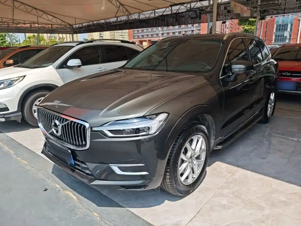 Volvo XC60 2019 — фото 1