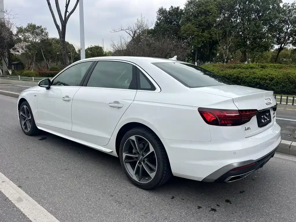 Audi A4L 2021 — фото 4