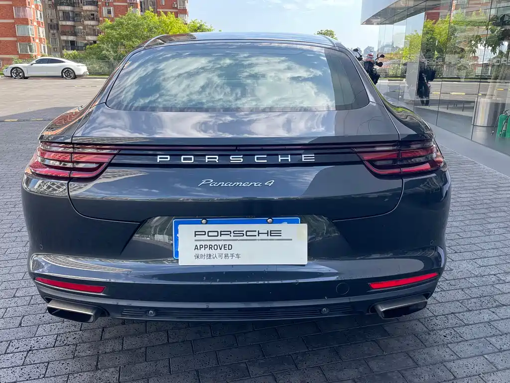 Porsche Panamera 2018 — фото 11