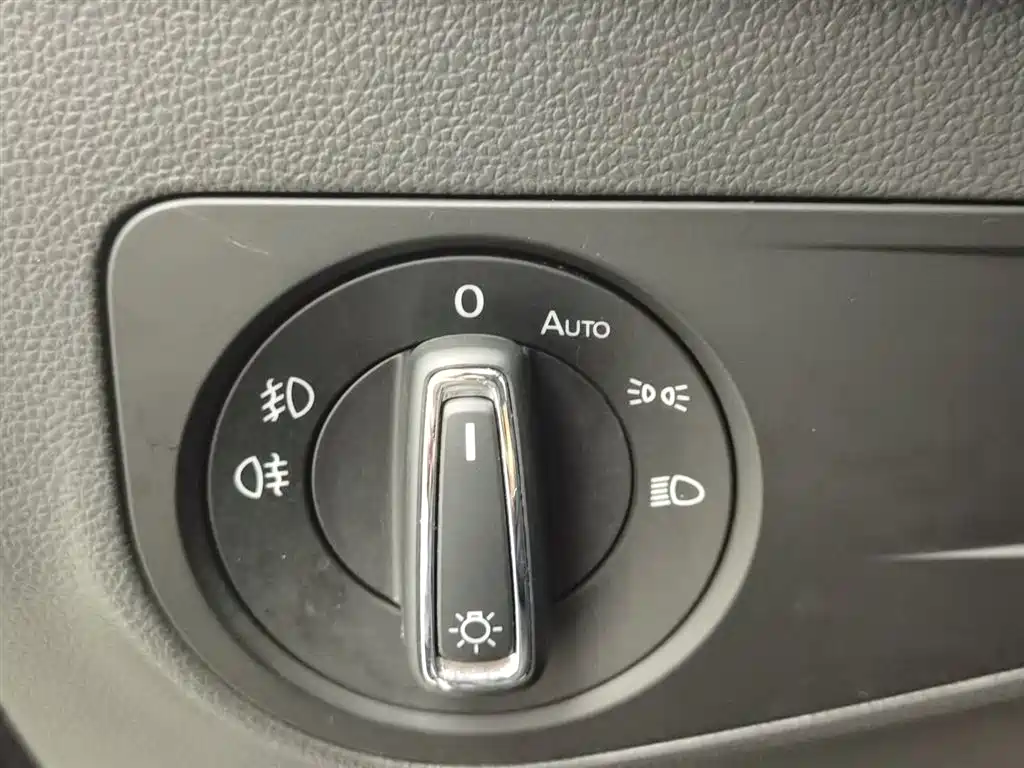 Volkswagen Tiguan L 2021 — фото 21