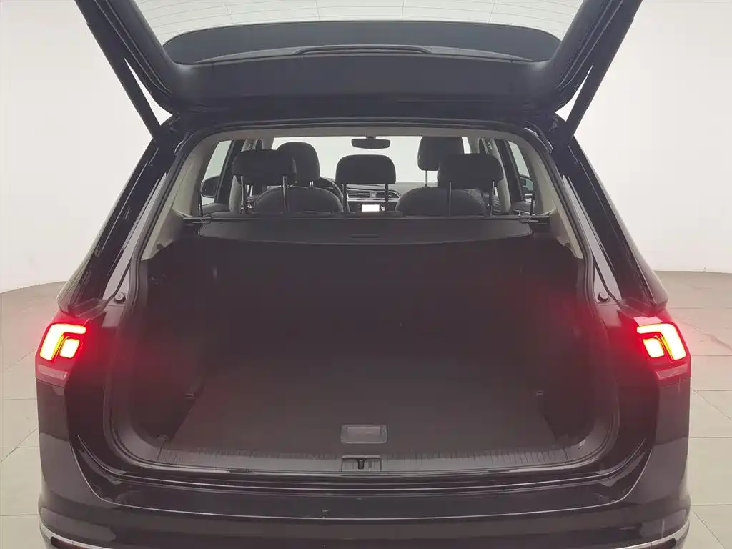 Volkswagen Tiguan L 2021 — фото 16