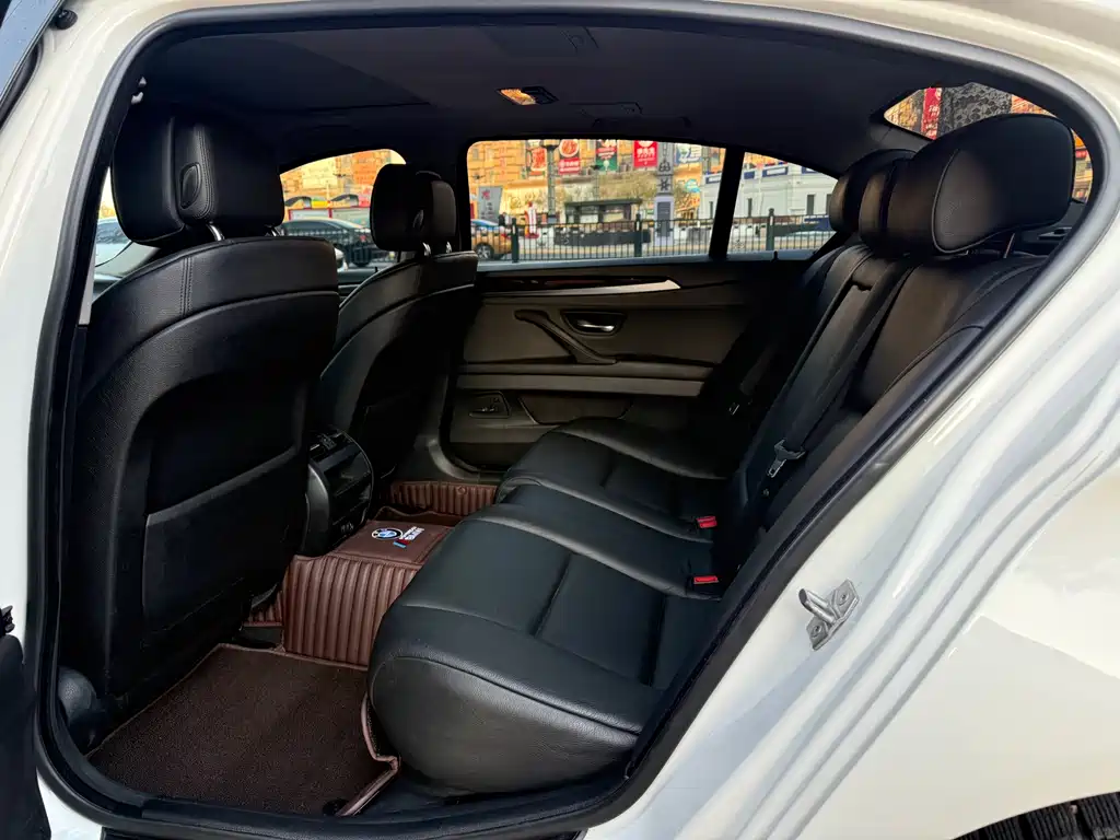 BMW 5 Series 2013 — фото 18