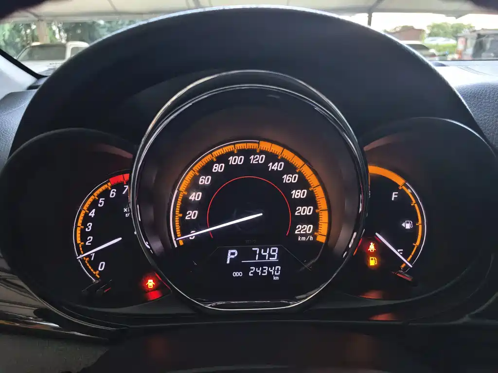 Toyota Yaris L 2022 — фото 11