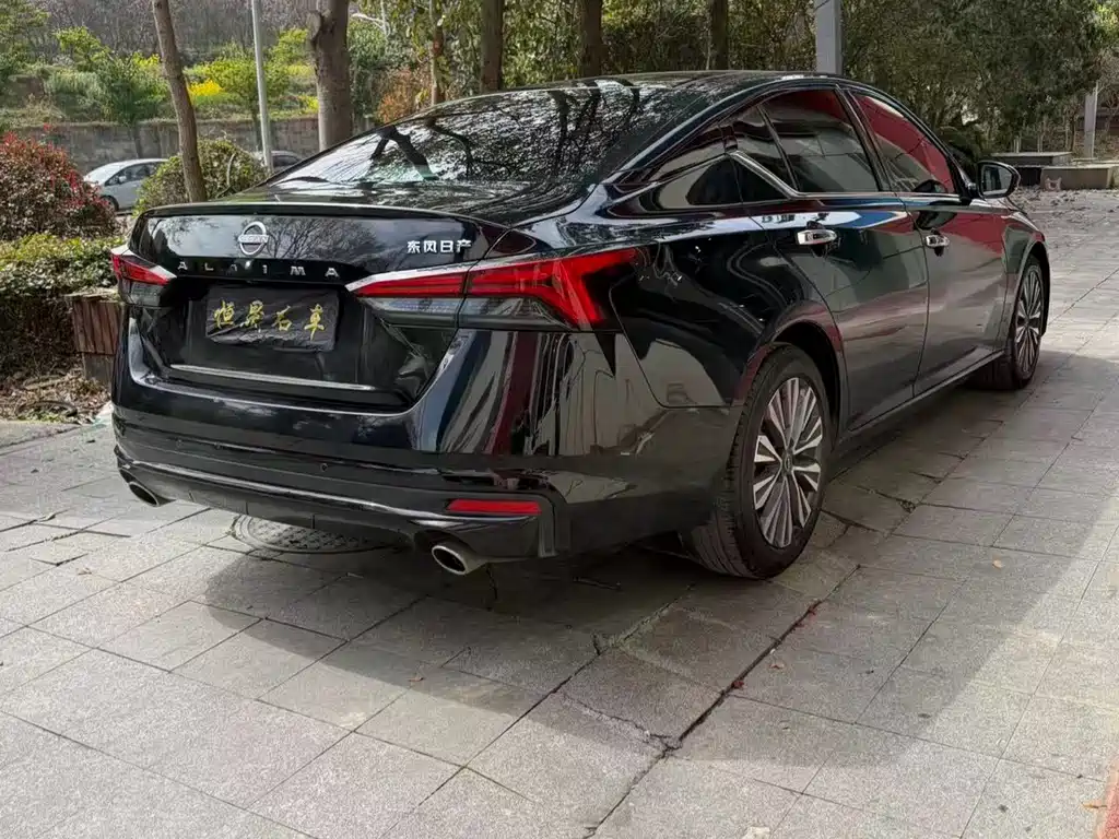 Nissan Teana 2023