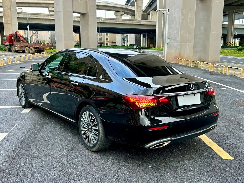 Mercedes-Benz E-Class 2019 — фото 12