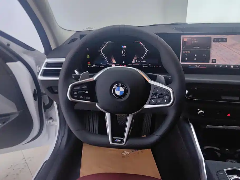 BMW 3 Series 2025 — фото 15