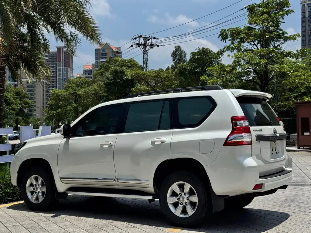 Toyota Prado 2016 — фото 6