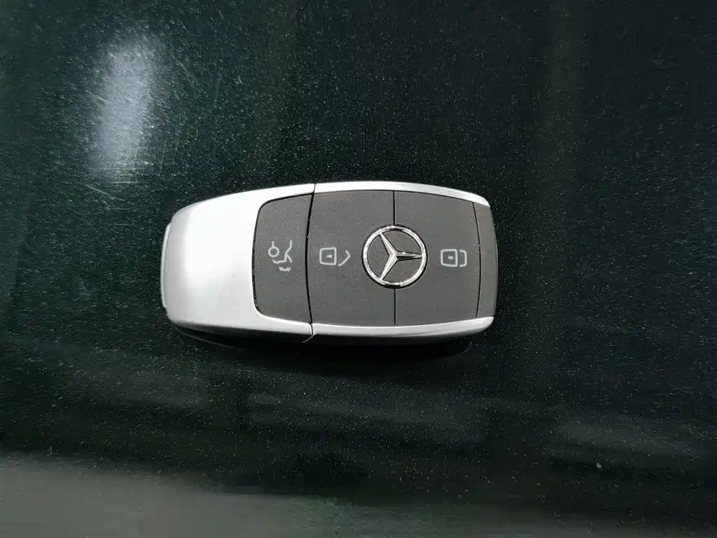 Mercedes-Benz C-Class 2019 — фото 19