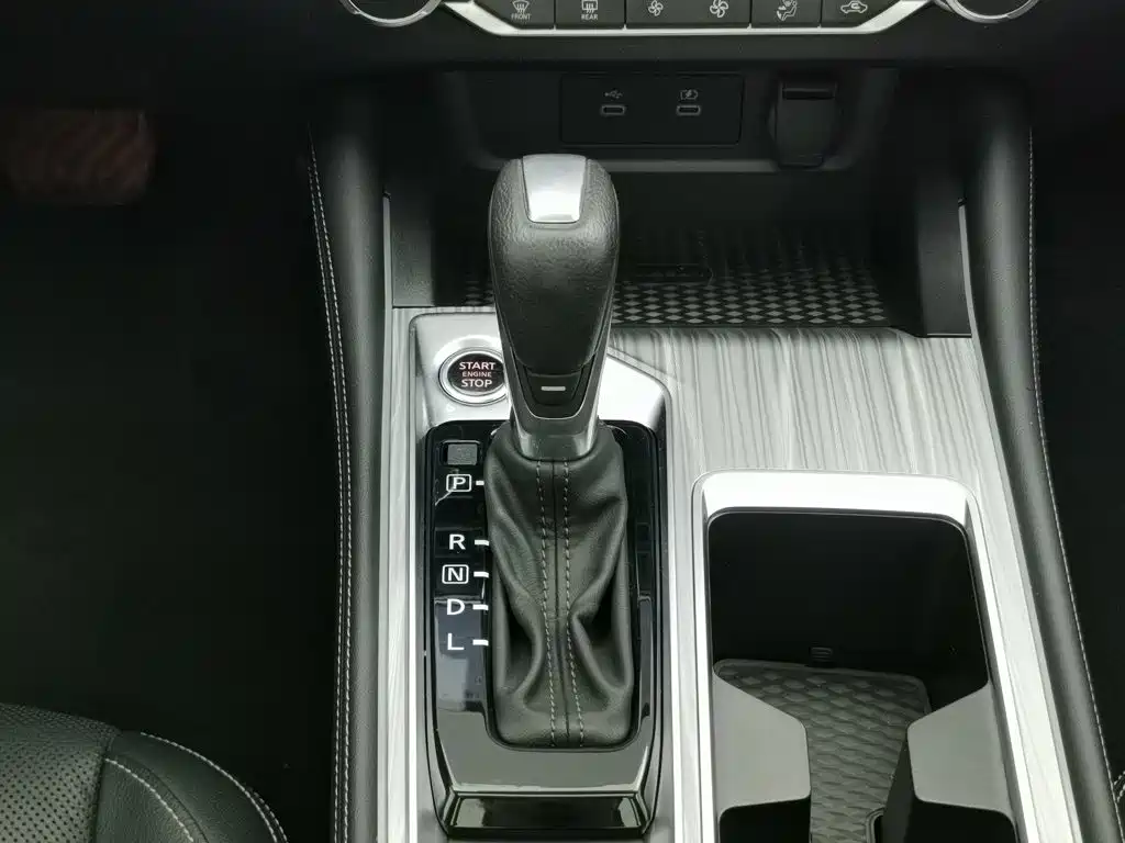 Nissan Teana 2023 — фото 13