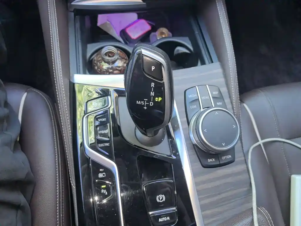 BMW 5 Series New Energy 2021 — фото 10