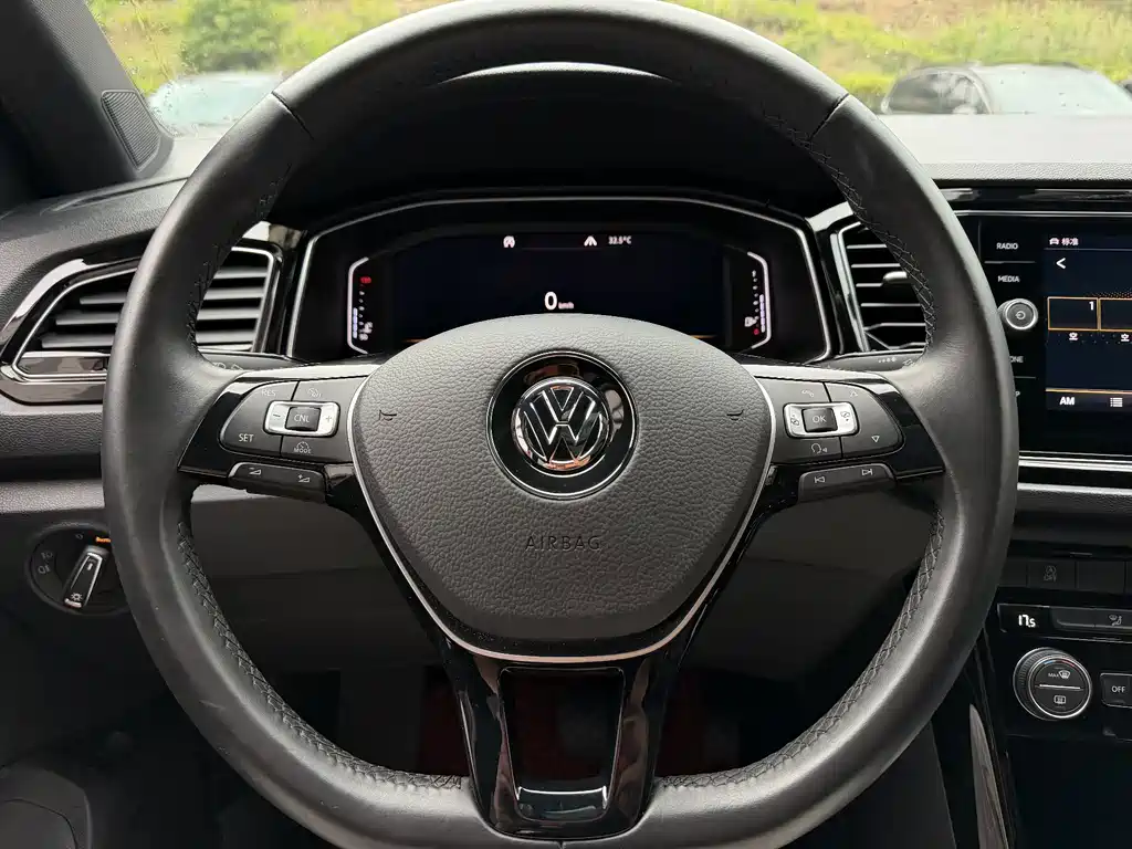 Volkswagen T-Roc 2019 — фото 10
