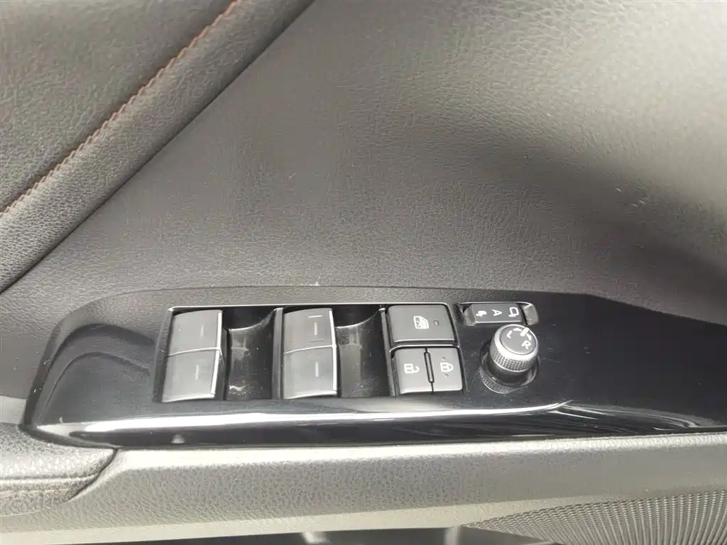 Toyota Camry 2021 — фото 9