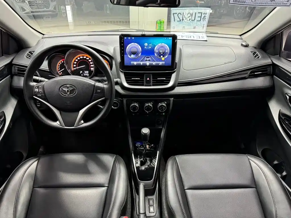Toyota Yaris L 2022 — фото 9
