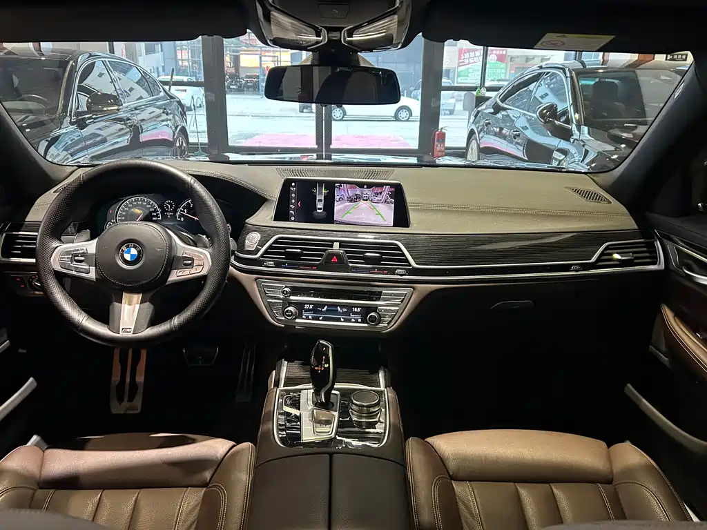 BMW 7 Series 2019 — фото 22
