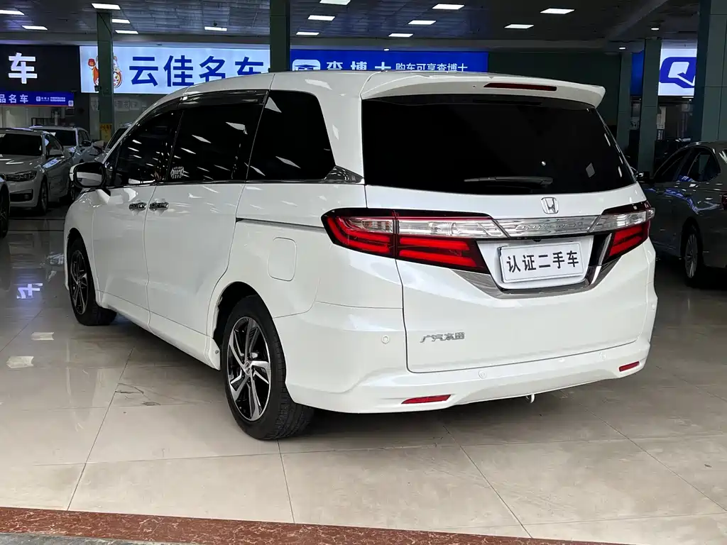 Honda Odyssey 2018 — фото 12