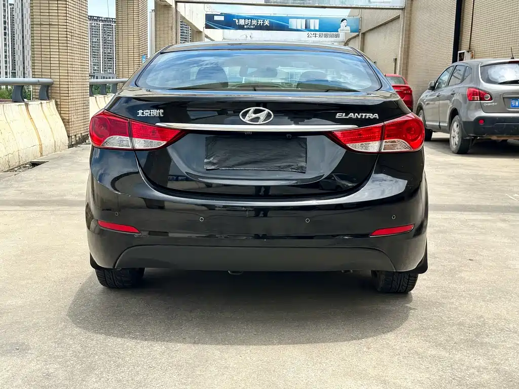 Hyundai Elantra 2013
