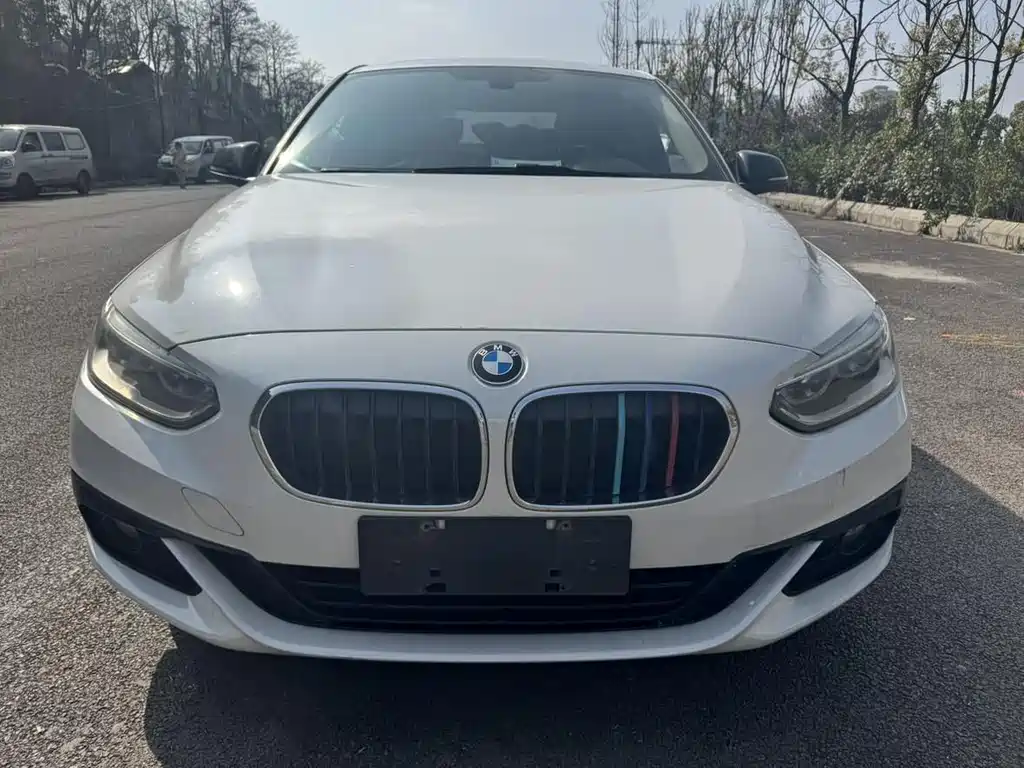 BMW 1 Series 2017 — фото 1