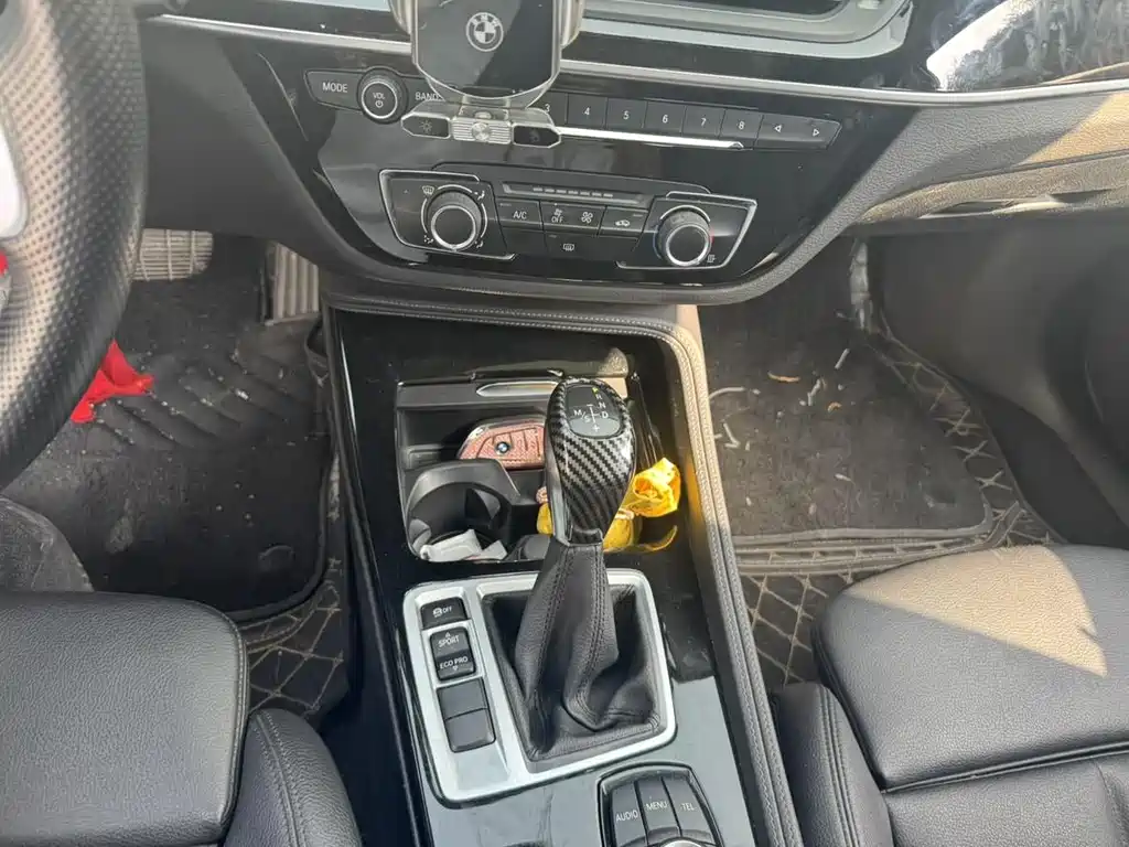 BMW 1 Series 2017 — фото 13