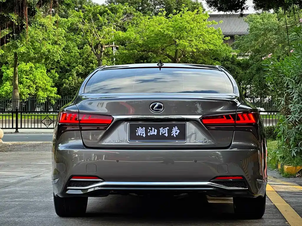 Lexus LS 2021 — фото 9