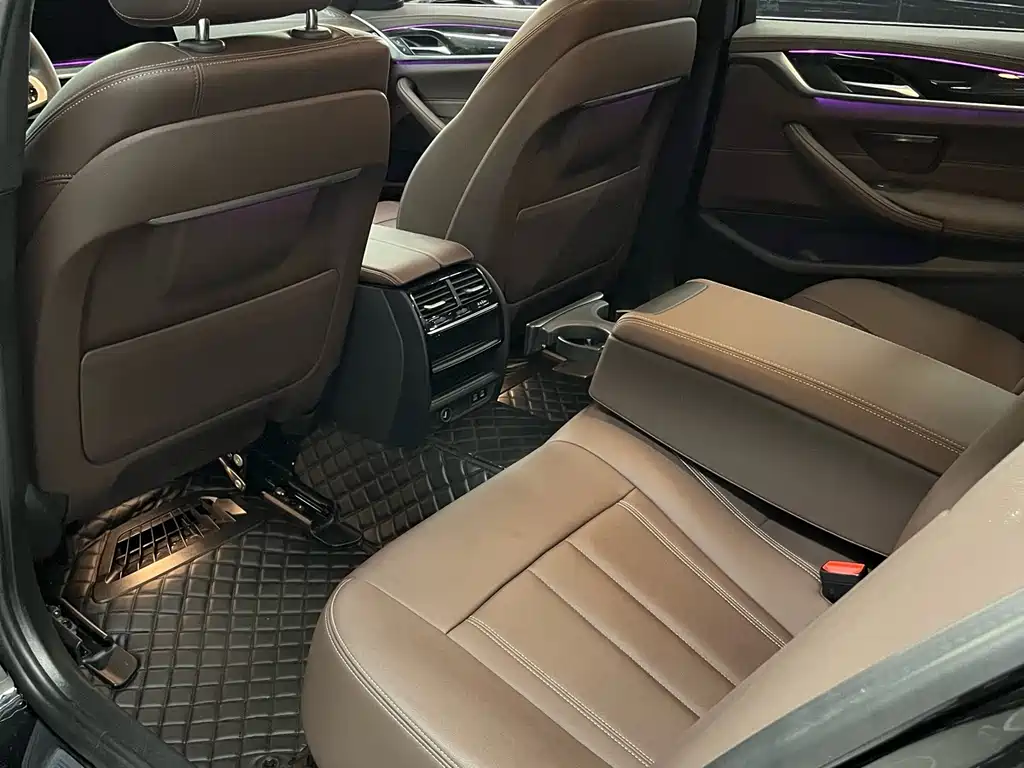 BMW 5 Series 2020 — фото 15