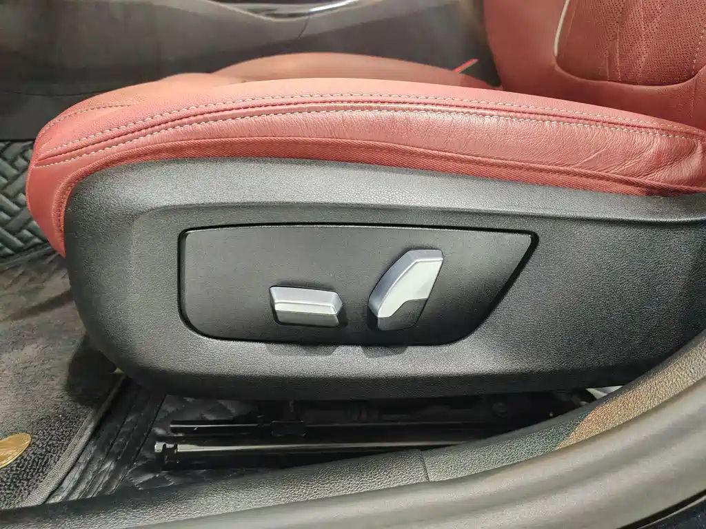 BMW 5 Series 2021 — фото 16