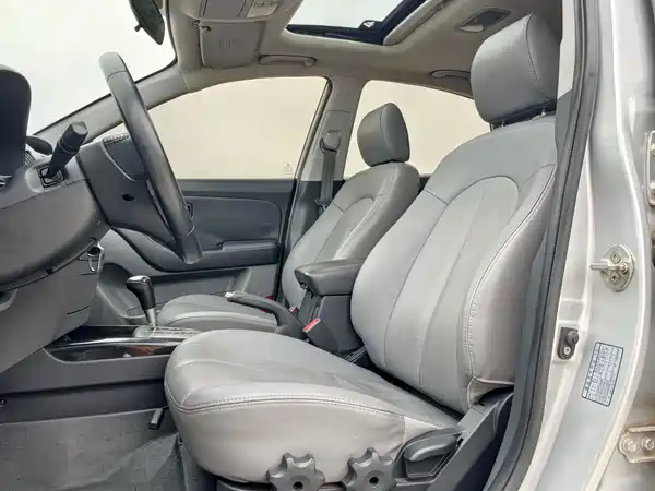 Hyundai Yuedong 2011
