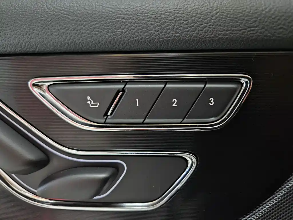 Lincoln Corsair 2023 — фото 12